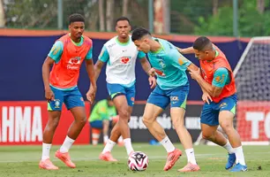 Martinelli e André durante treino pela Seleção Brasileira no CT do Palmeiras, em São Paulo (Foto: Reprodução)