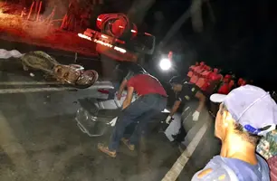 Motociclista morre após colidir contra caminhão-pipa (Foto: Reprodução / Blog do Coveiro)