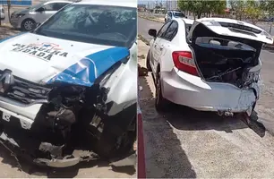 PM dorme ao volante e colide contra carro (Foto: Reprodução)