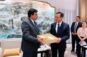 Rafael Fonteles e prefeito de Xiamen, Wu Bin (Foto: Ascom/Governo do Piauí)