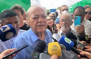 Silvio Mendes vota na zona Leste de Teresina (Foto: Conecta Piauí)