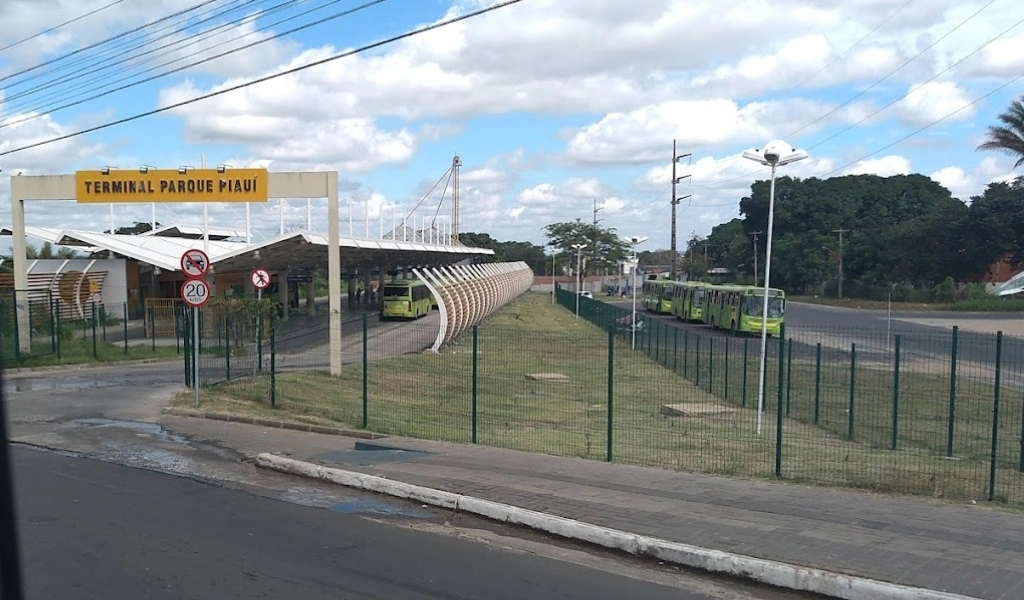 Terminal de integração de ônibus em Teresina