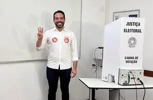 Tonny Kerley vota na zona Sul de Teresina e aponta sentimento de trabalho cumprido (Foto: Reprodução)