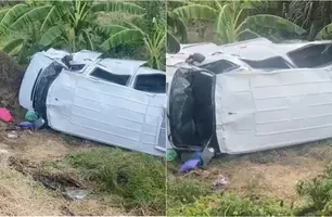 Van tombou no trecho conhecido como 'Curva do Gato' (Foto: Reprodução)
