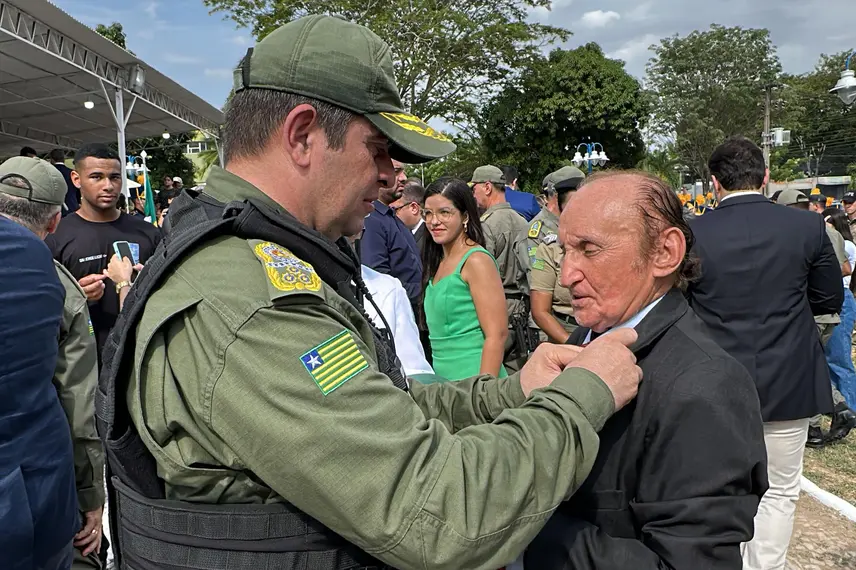 250 policiais militares são promovidos em solenidade do Dia da Bandeira