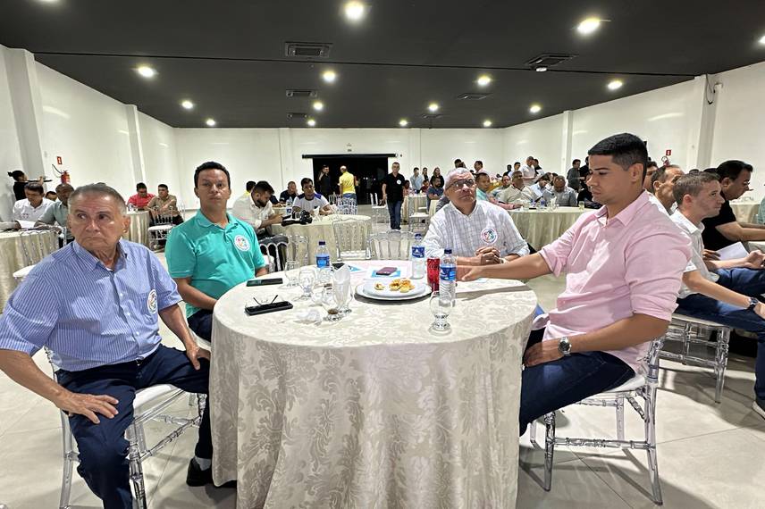 Admaelton Bezerra realiza encontro com prefeitos para discutir eleições da APPM Admaelton Bezerra realiza encontro com prefeitos para discutir eleições da APPM