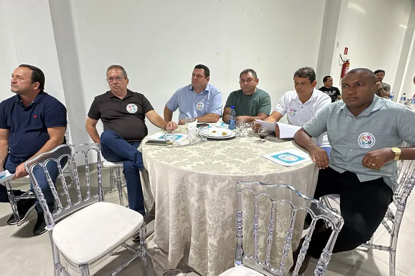 Admaelton Bezerra realiza encontro com prefeitos para discutir eleições da APPM Admaelton Bezerra realiza encontro com prefeitos para discutir eleições da APPM