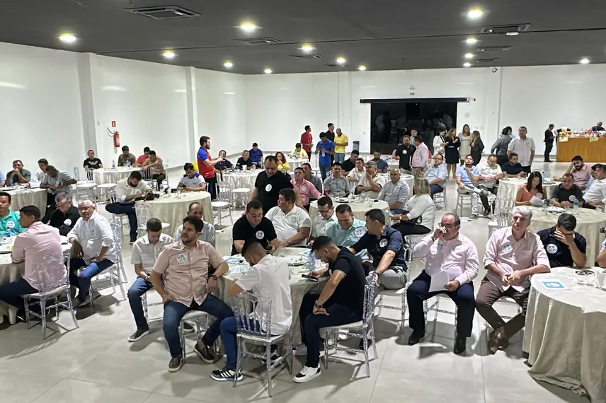 Admaelton Bezerra realiza encontro com prefeitos para discutir eleições da APPM
