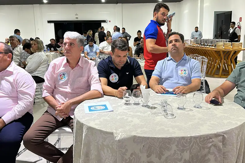 Admaelton Bezerra realiza encontro com prefeitos para discutir eleições da APPM Admaelton Bezerra realiza encontro com prefeitos para discutir eleições da APPM