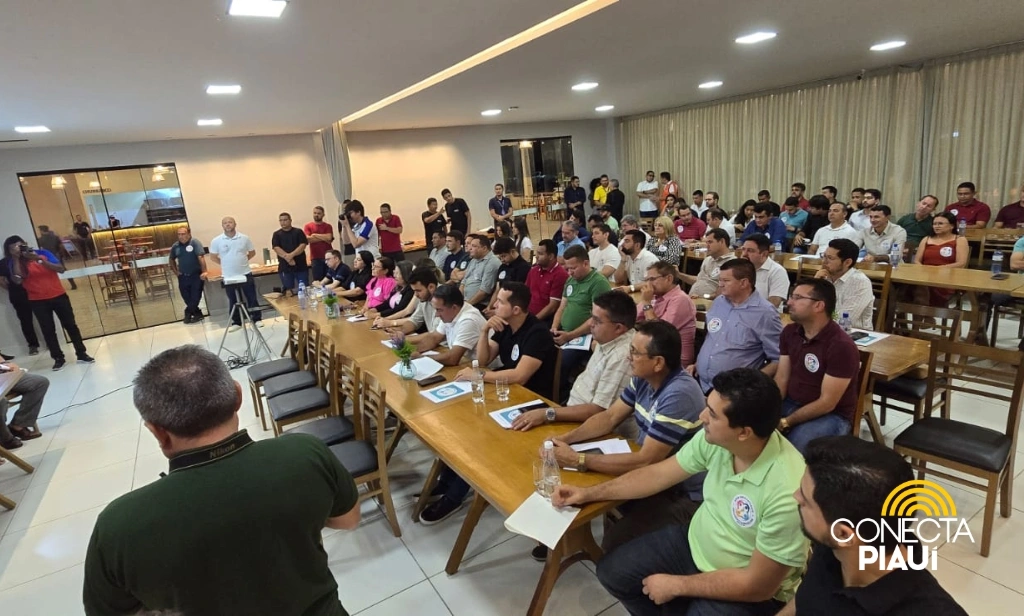 Admaelton Bezerra reúne prefeitos para articular campanha à presidência da APPM