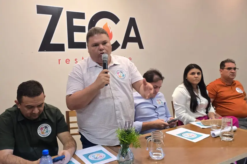 Admaelton Bezerra reúne prefeitos para articular campanha à presidência da APPM