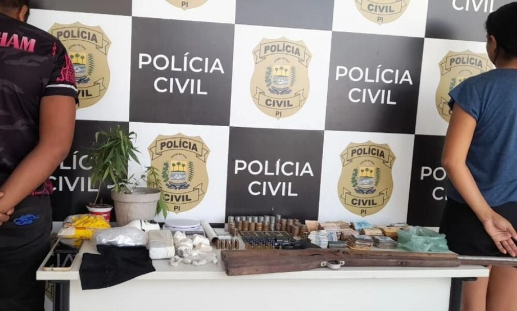 Dupla suspeita de tráfico de drogas é presa com R$ 40 mil em operação no Piauí
