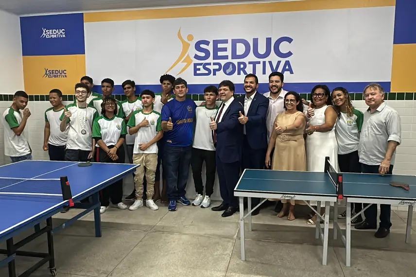 Governador inaugura reforma e modernização de escola na zona Sul de Teresina Governador inaugura reforma e modernização de escola na zona Sul de Teresina