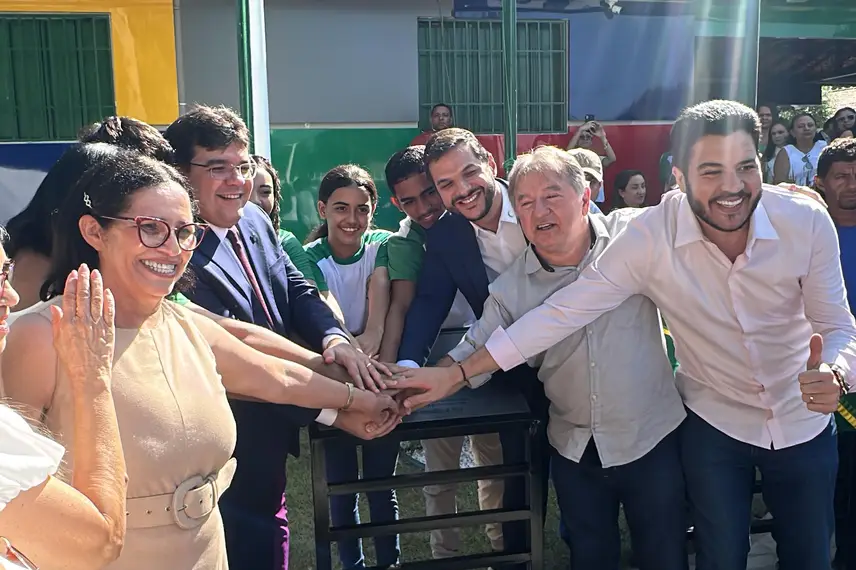 Governador inaugura reforma e modernização de escola na zona Sul de Teresina Governador inaugura reforma e modernização de escola na zona Sul de Teresina