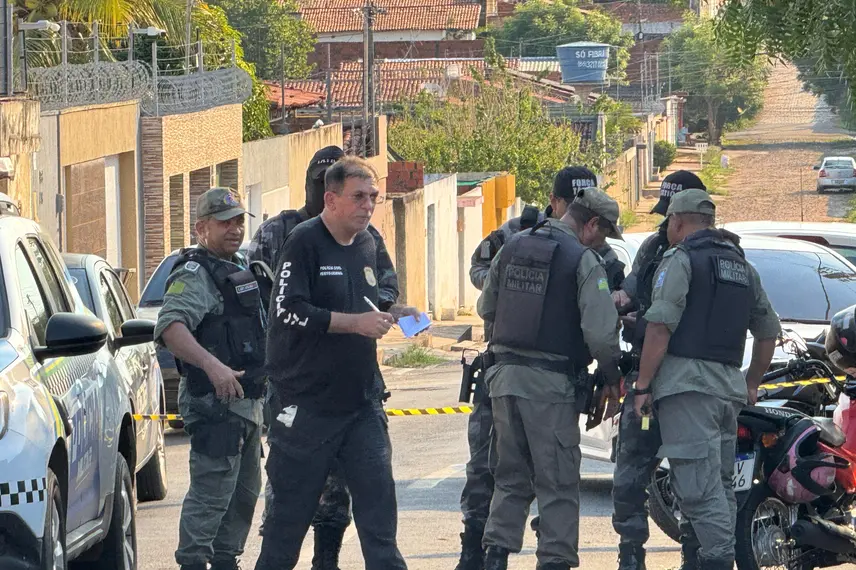 Homem é morto a tiros enquanto usava o celular no horário de almoço em Teresina