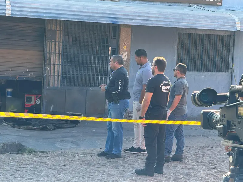 Homem é morto a tiros enquanto usava o celular no horário de almoço em Teresina