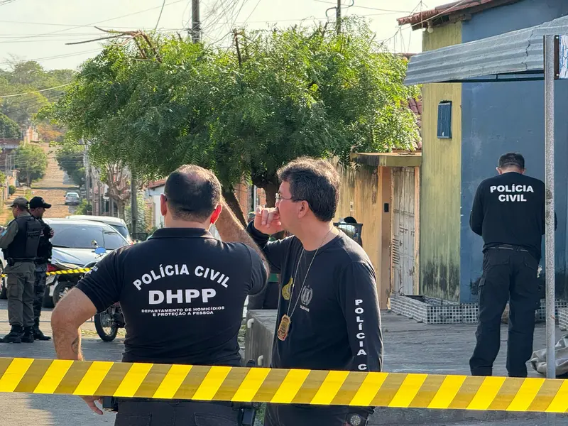 Homem é morto a tiros enquanto usava o celular no horário de almoço em Teresina