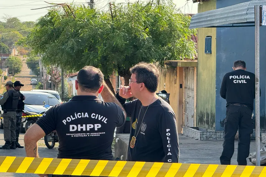 Homem é morto a tiros enquanto usava o celular no horário de almoço em Teresina