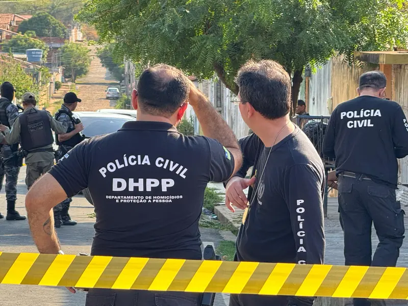 Homem é morto a tiros enquanto usava o celular no horário de almoço em Teresina