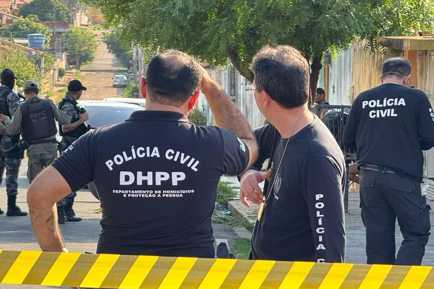 Homem é morto a tiros enquanto usava o celular no horário de almoço em Teresina