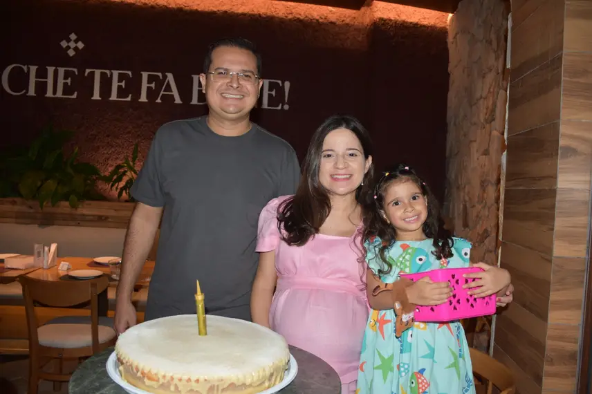 Médica Sariane Ribeiro celebra 40 anos ao lado da família em Teresina Médica Sariane Ribeiro celebra 40 anos ao lado da família em Teresina