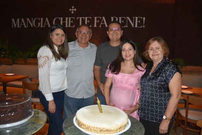 Médica Sariane Ribeiro celebra 40 anos ao lado da família em Teresina Médica Sariane Ribeiro celebra 40 anos ao lado da família em Teresina
