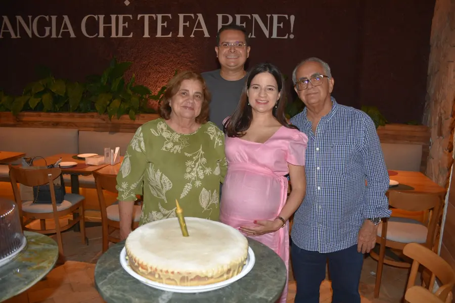 Médica Sariane Ribeiro celebra 40 anos ao lado da família em Teresina