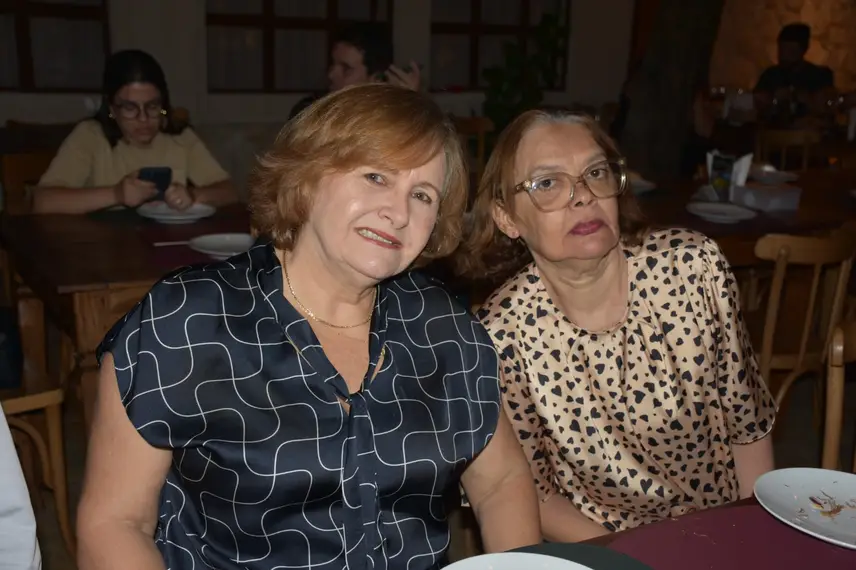 Médica Sariane Ribeiro celebra 40 anos ao lado da família em Teresina Médica Sariane Ribeiro celebra 40 anos ao lado da família em Teresina