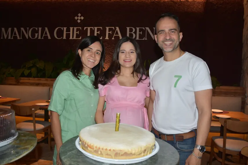 Médica Sariane Ribeiro celebra 40 anos ao lado da família em Teresina