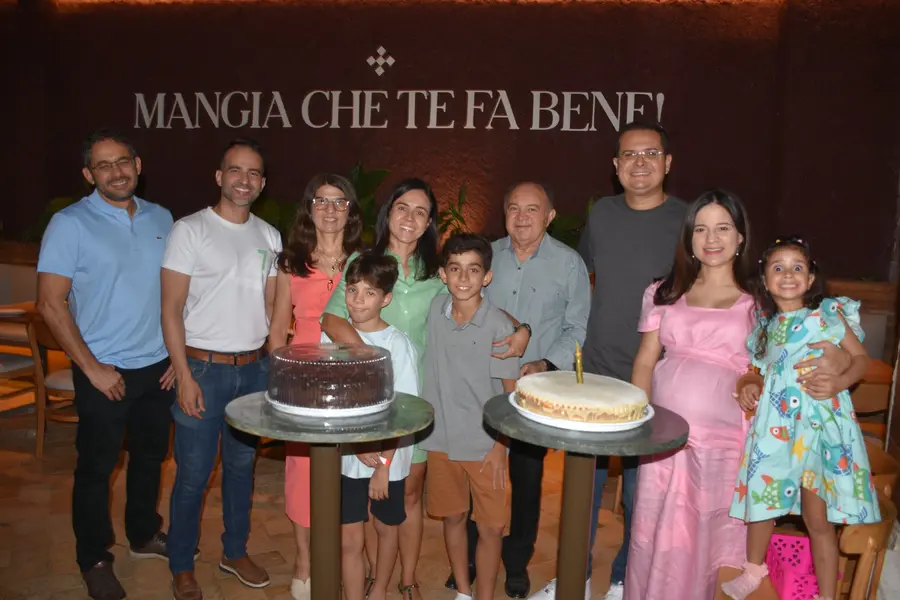 Médica Sariane Ribeiro celebra 40 anos ao lado da família em Teresina