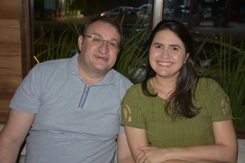 Médica Sariane Ribeiro celebra 40 anos ao lado da família em Teresina