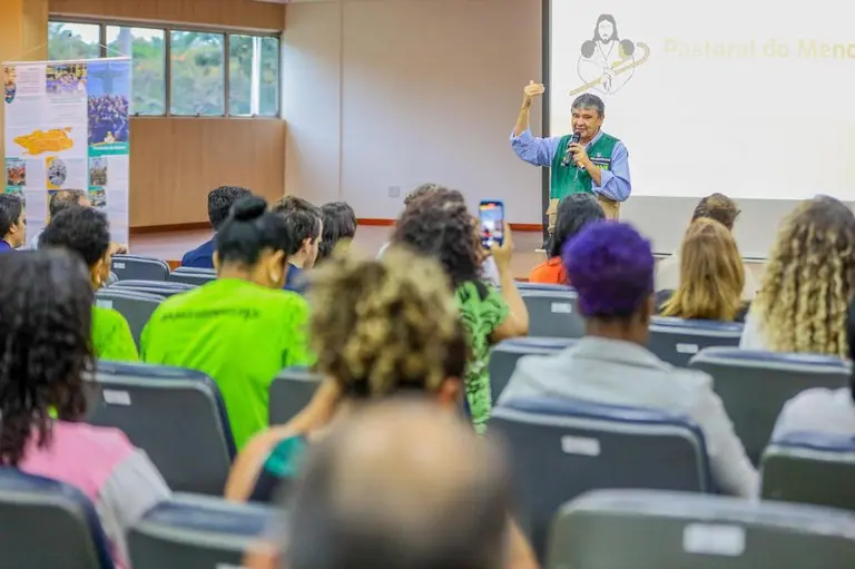 Ministro Wellington Dias visita projeto social da Marinha no Rio de Janeiro