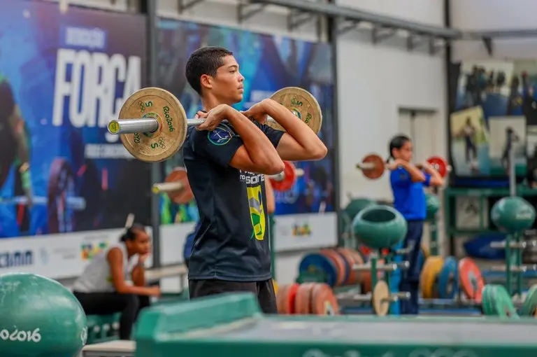 Ministro Wellington Dias visita projeto social da Marinha no Rio de Janeiro