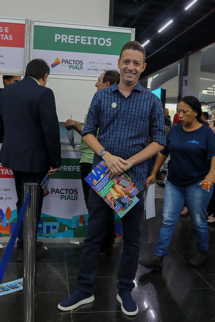 Pactos pelo Piauí reúne mais de 210 prefeitos eleitos e reeleitos em Teresina