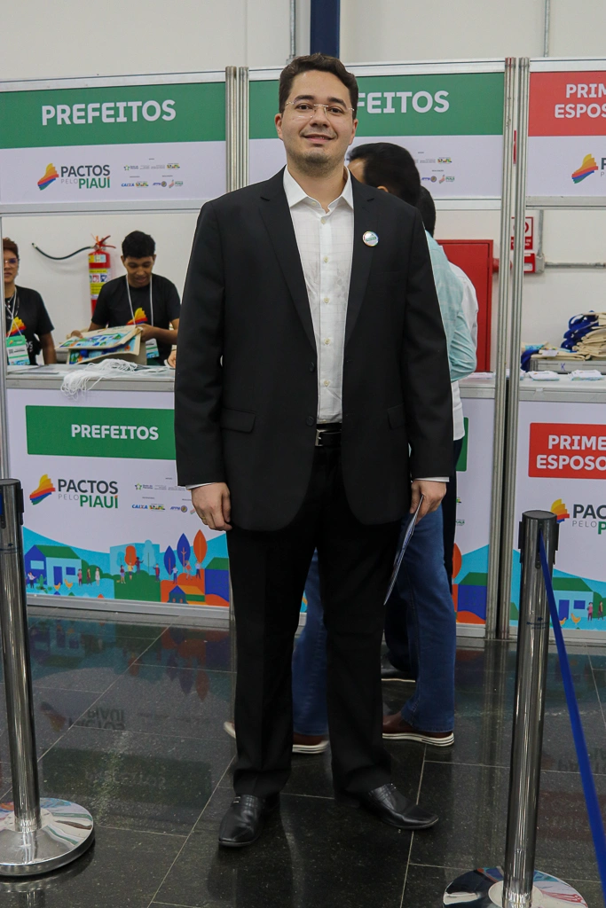 Pactos pelo Piauí reúne mais de 210 prefeitos eleitos e reeleitos em Teresina