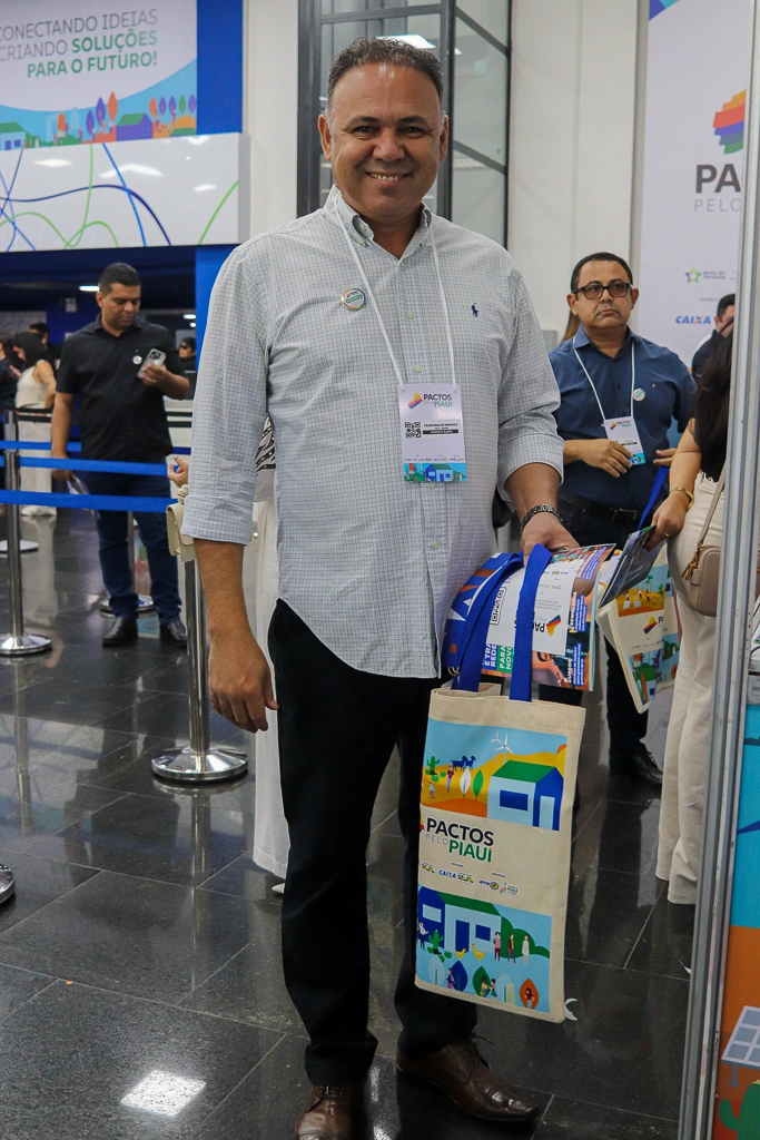 Pactos pelo Piauí reúne mais de 210 prefeitos eleitos e reeleitos em Teresina