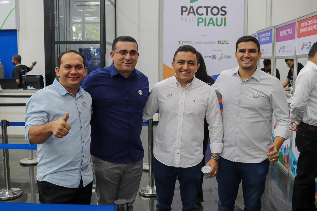 Pactos pelo Piauí reúne mais de 210 prefeitos eleitos e reeleitos em Teresina