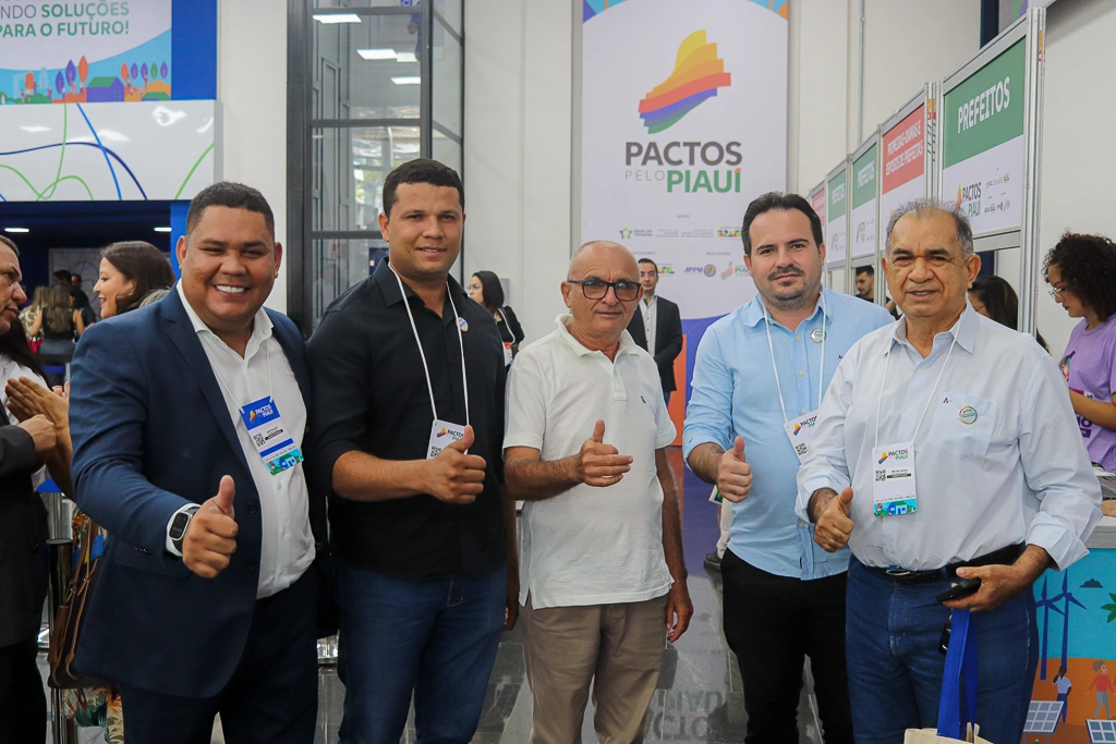 Pactos pelo Piauí reúne mais de 210 prefeitos eleitos e reeleitos em Teresina