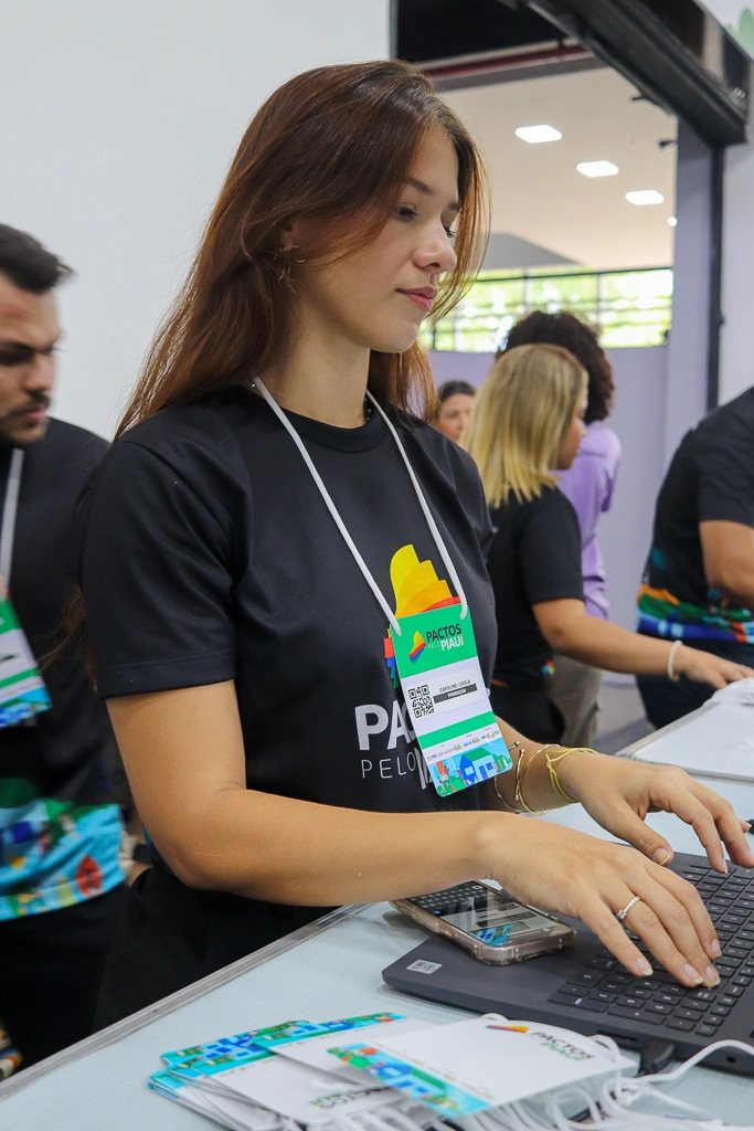 Pactos pelo Piauí reúne mais de 210 prefeitos eleitos e reeleitos em Teresina