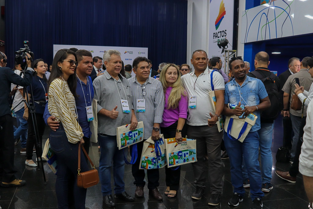 Pactos pelo Piauí reúne mais de 210 prefeitos eleitos e reeleitos em Teresina