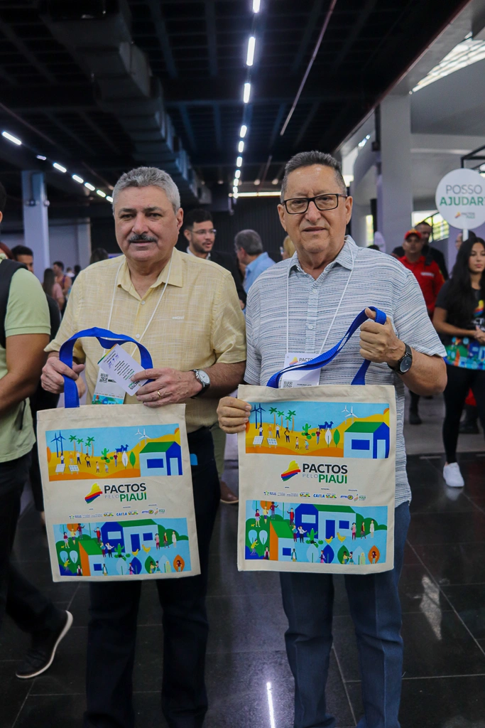 Pactos pelo Piauí reúne mais de 210 prefeitos eleitos e reeleitos em Teresina