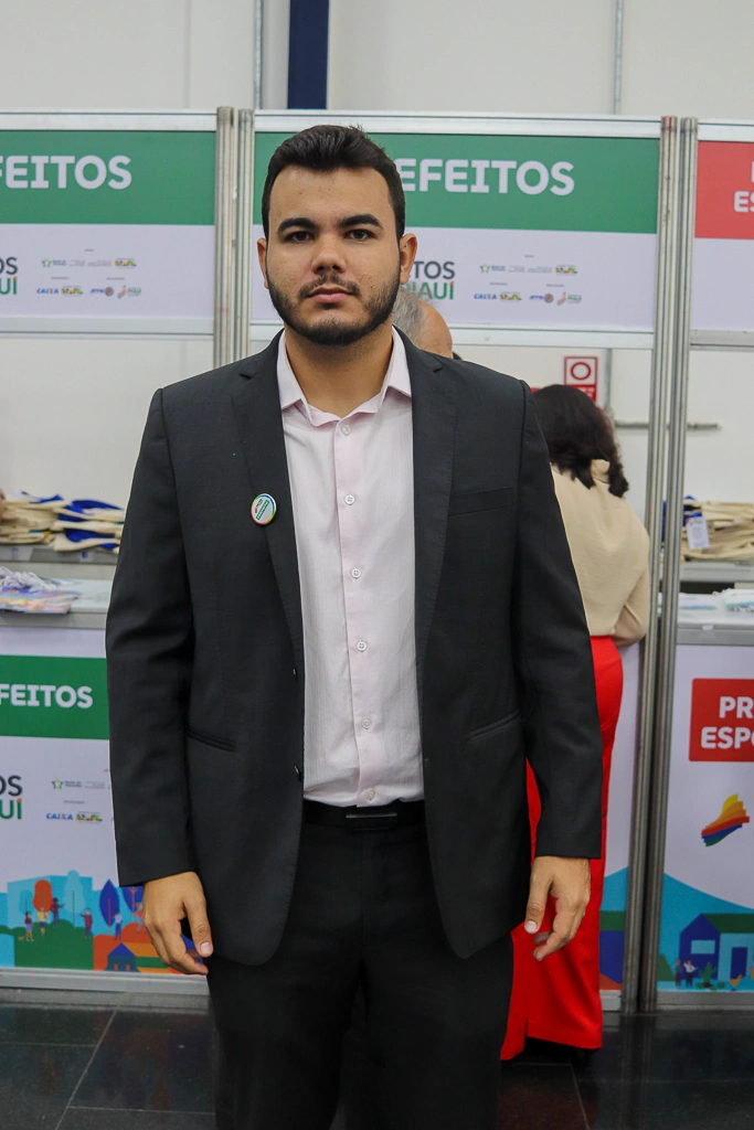 Pactos pelo Piauí reúne mais de 210 prefeitos eleitos e reeleitos em Teresina