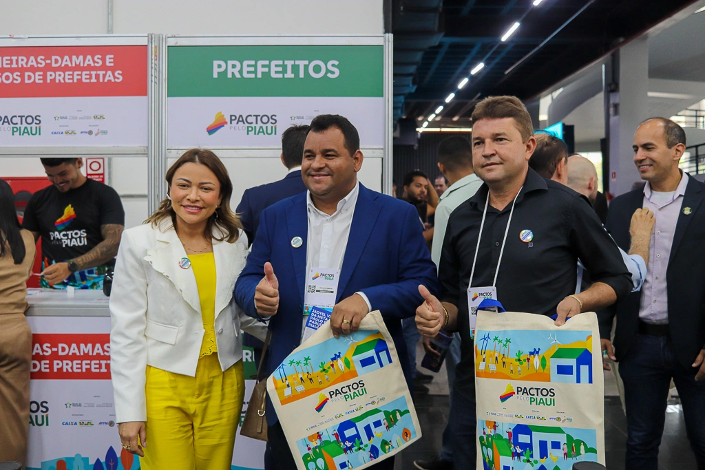 Pactos pelo Piauí reúne mais de 210 prefeitos eleitos e reeleitos em Teresina