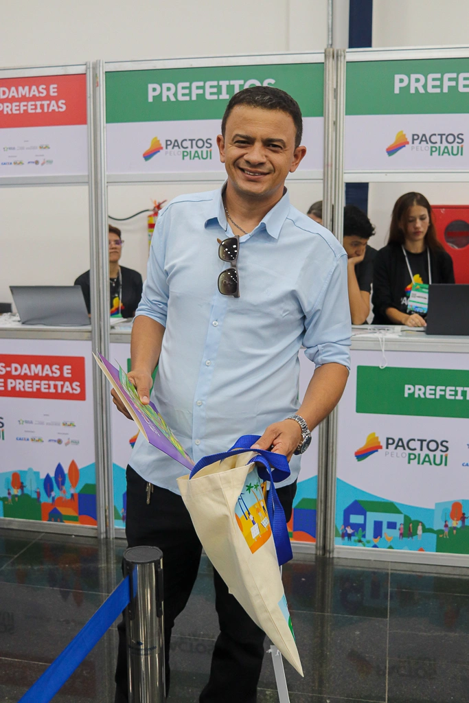 Pactos pelo Piauí reúne mais de 210 prefeitos eleitos e reeleitos em Teresina