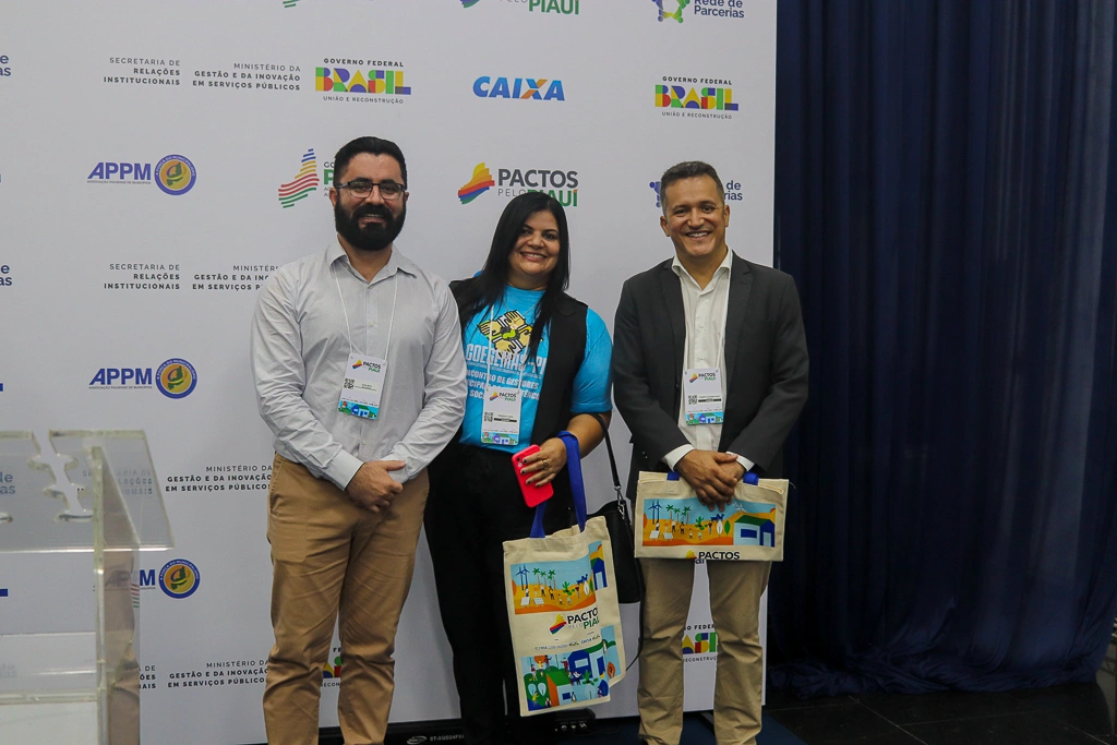 Pactos pelo Piauí reúne mais de 210 prefeitos eleitos e reeleitos em Teresina