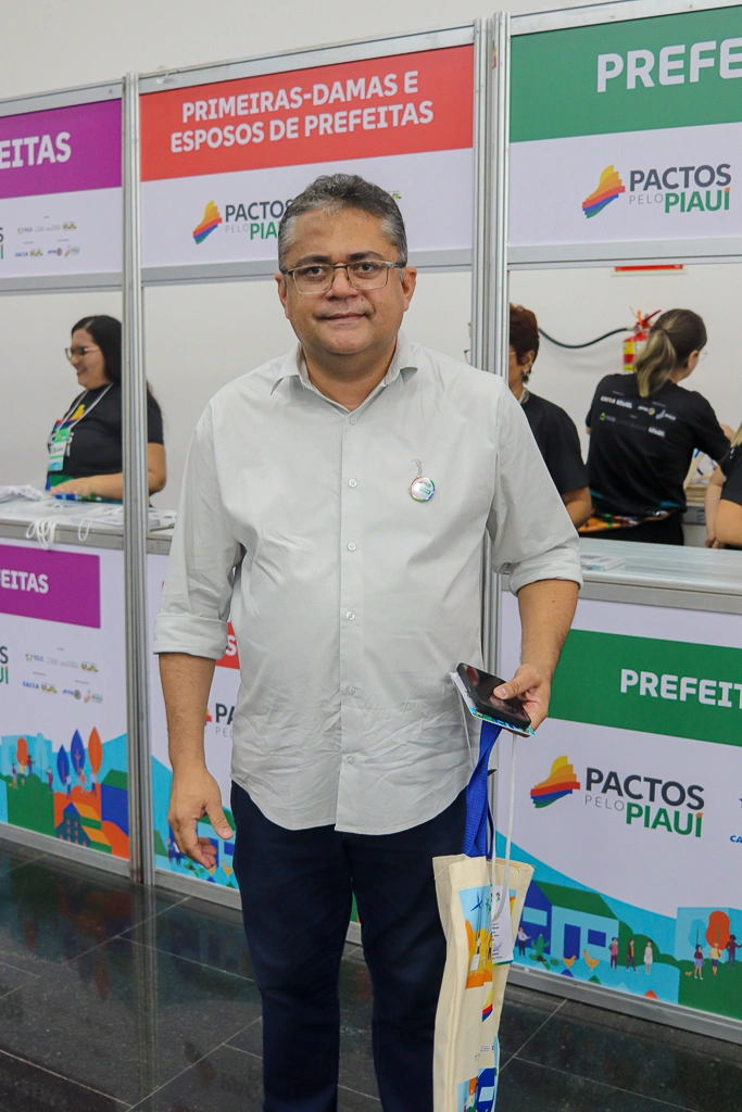 Pactos pelo Piauí reúne mais de 210 prefeitos eleitos e reeleitos em Teresina