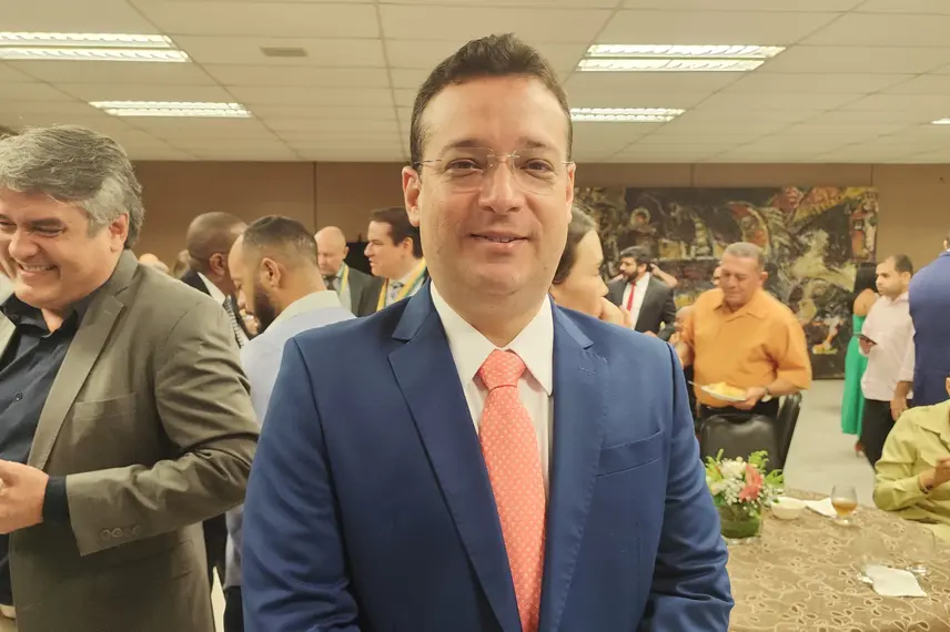 Vereadores entregam Medalha do Mérito Legislativo na Câmara de Teresina