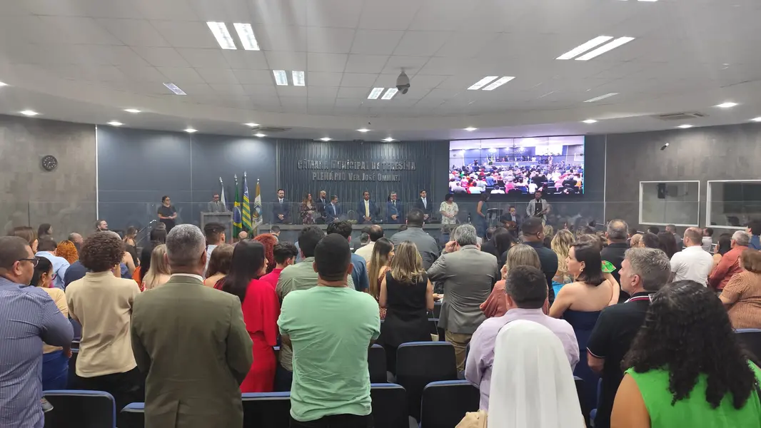 Vereadores entregam Medalha do Mérito Legislativo na Câmara de Teresina