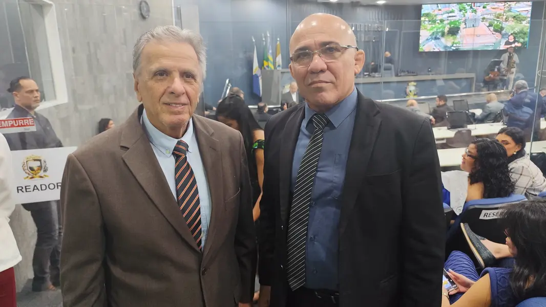 Vereadores entregam Medalha do Mérito Legislativo na Câmara de Teresina