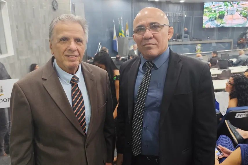 Vereadores entregam Medalha do Mérito Legislativo na Câmara de Teresina